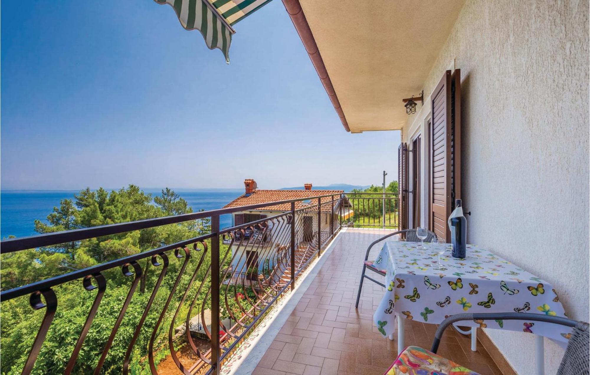 2 Bedroom Lovely Apartment In Lovran Exterior photo