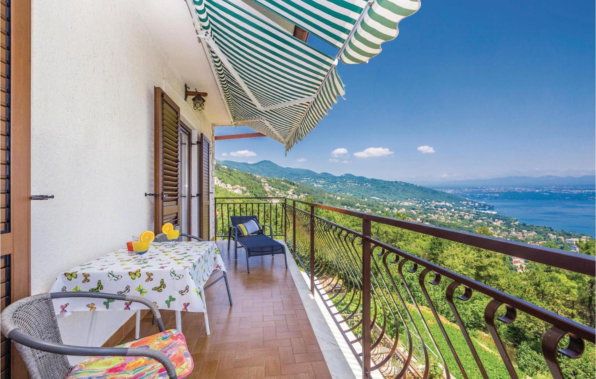 2 Bedroom Lovely Apartment In Lovran Exterior photo