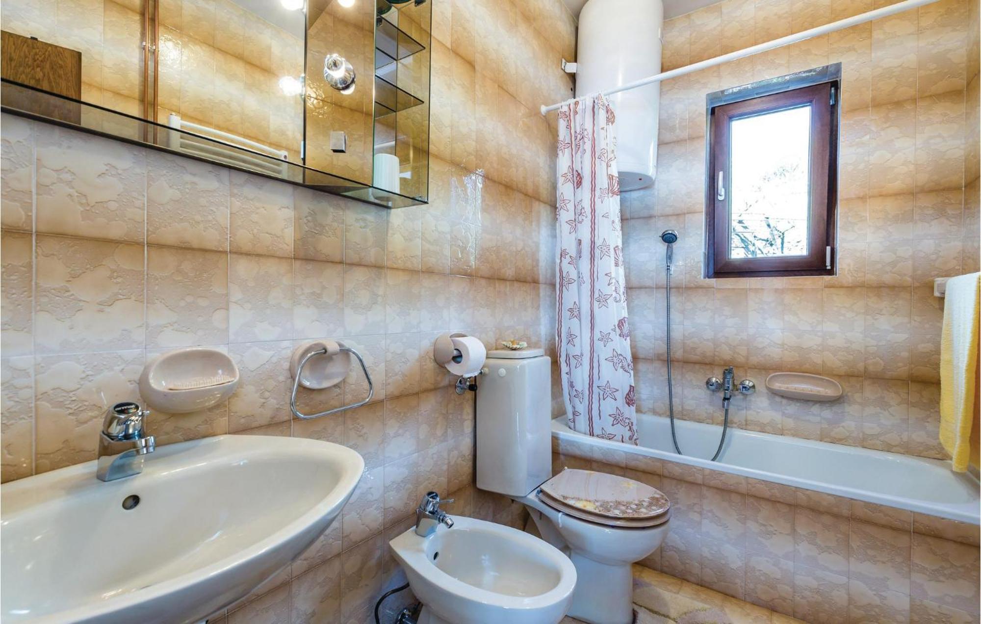 2 Bedroom Lovely Apartment In Lovran Exterior photo